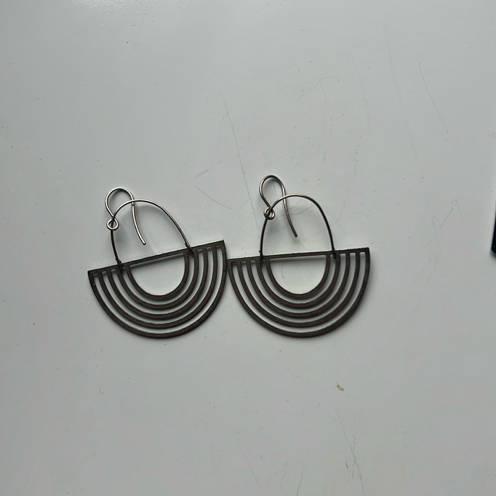 Upside down vintage rainbow earrings✨🌈